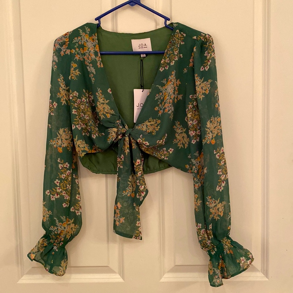 Brand New J.O.A women’s green with floral wrap blouse size M weekend good deal